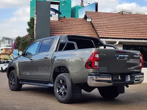 Toyota Hilux 2.4 Diesel 2020 Green