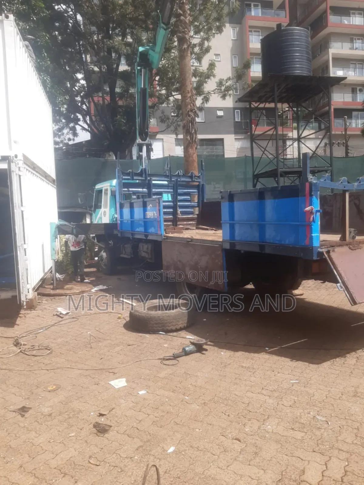 Professional Cranes for Hoisting and Logistics Services Are Available