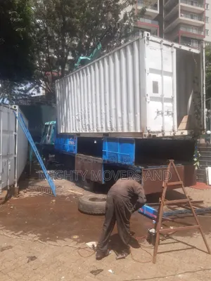Hoisting Cranes for Logistics and Errands Are Readily Available