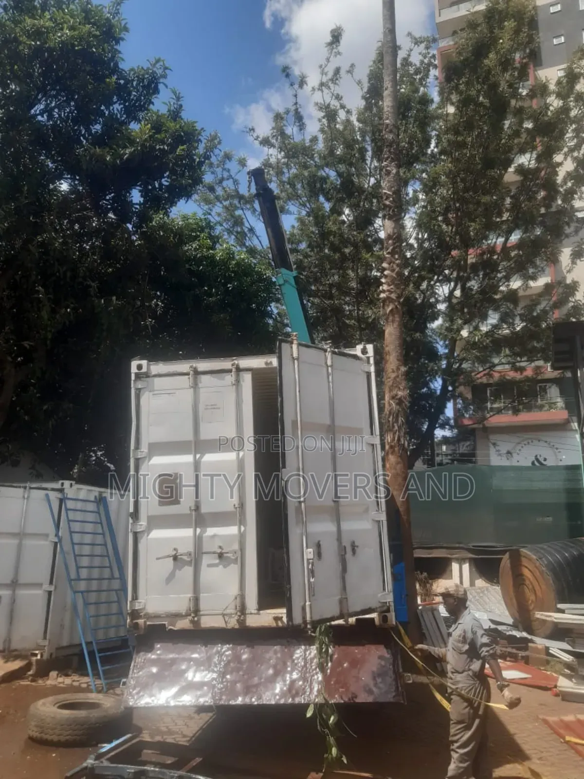 Cranes for Lifting and Errands Services Are Readily Available
