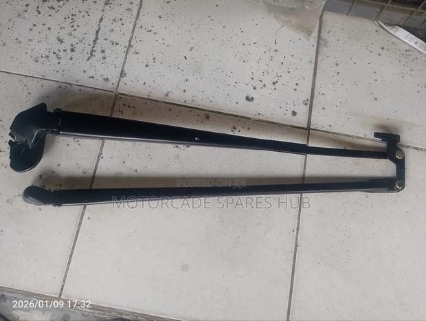 Toyota Vitz 2012 Wiper Arm