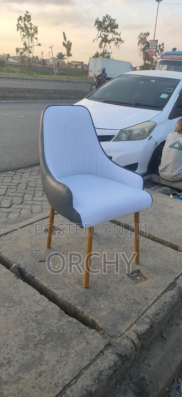 Manicure Seat - main view