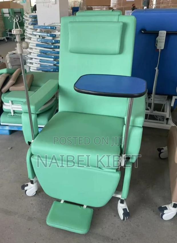 Manual Dialysis Chair - main view