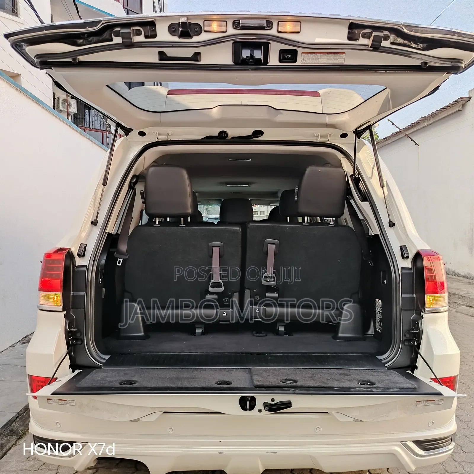Toyota Land Cruiser 4.5 V8 TD 2020 White