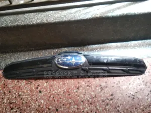 Subaru Forester Front Center Grille