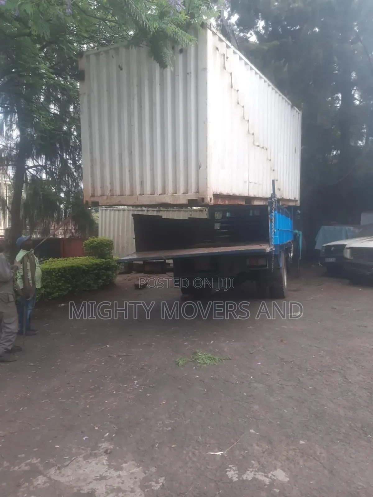 Trucks With Lifting Cranes Are Readily Available for Jobs and Errands
