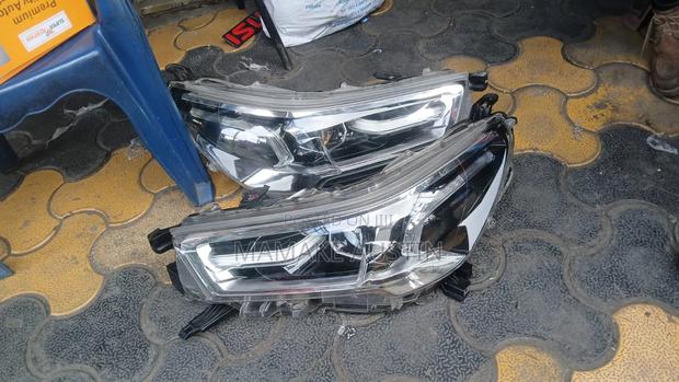 Toyota Hillux Headlight