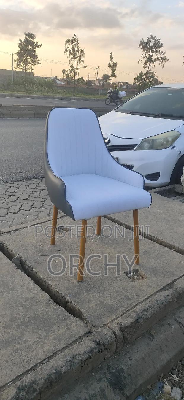 Hotel And Restaurant Seat - thumbnail 2