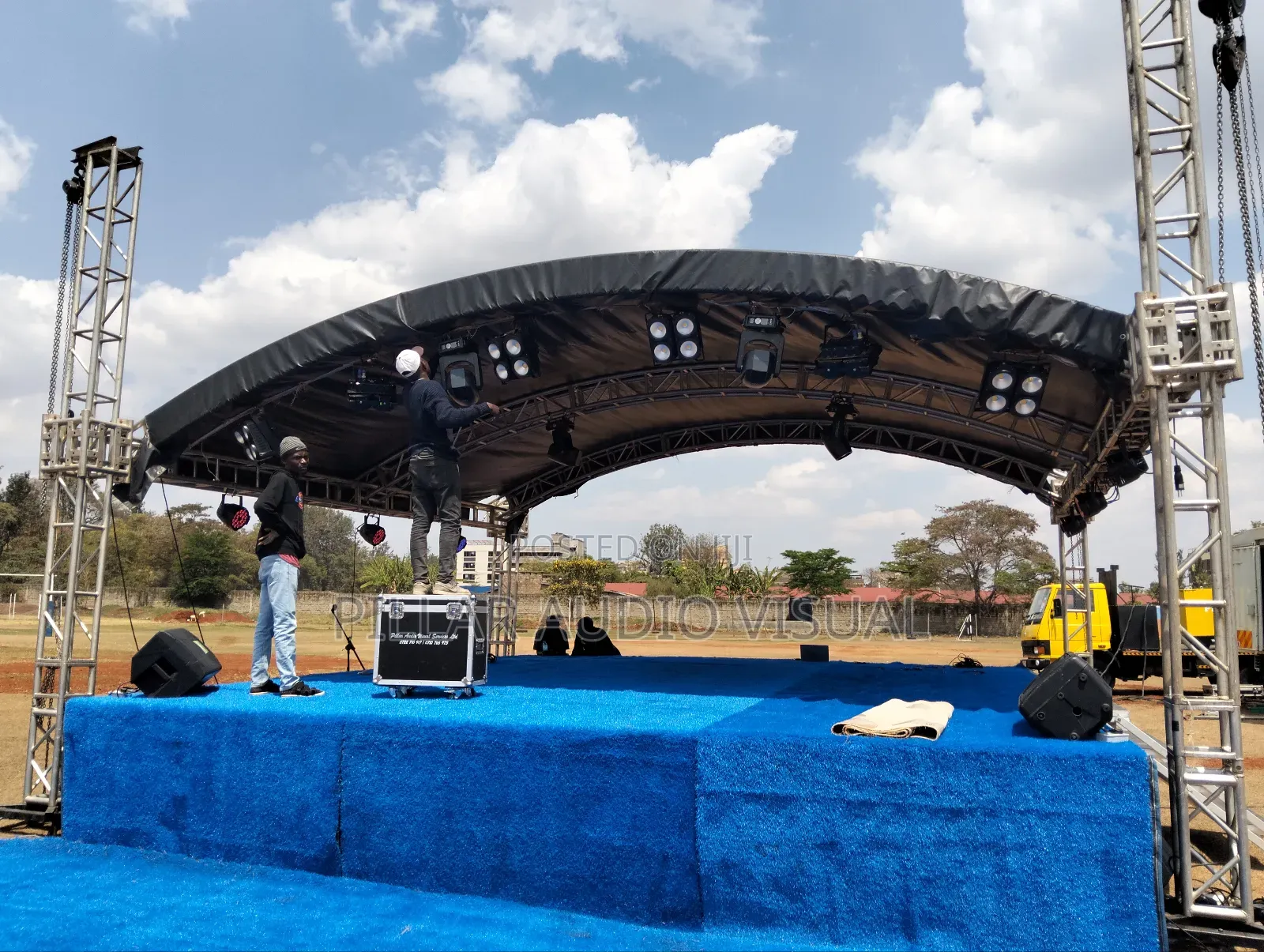 Line Array Sound! Hire Canopy Stage With Lightings, Sound!