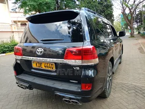 Toyota Land Cruiser 4.6 V8 ZX 2016 Black