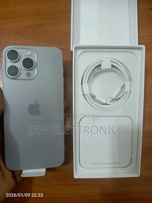 Apple iPhone 15 Pro Max 256 GB Gray - main view