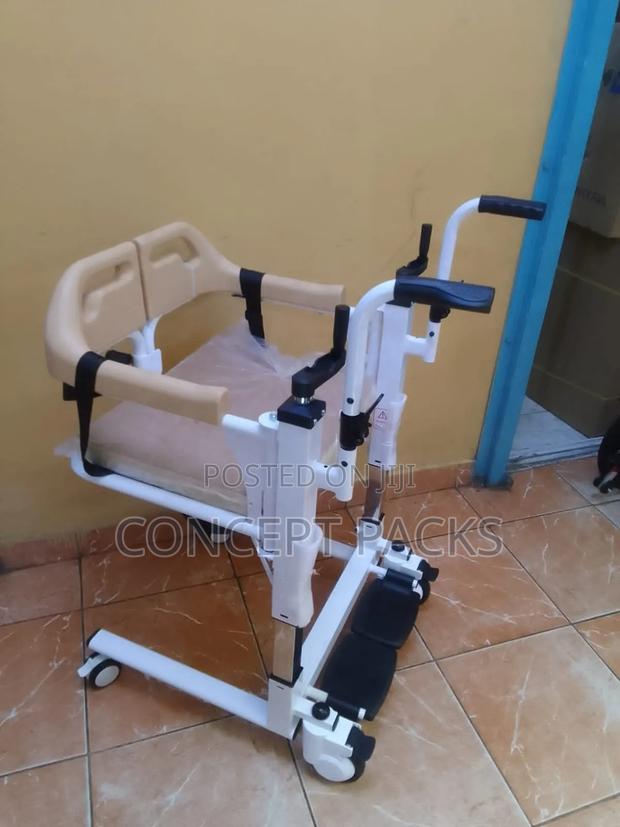 Manual Transfer Wheel Chair. - main view