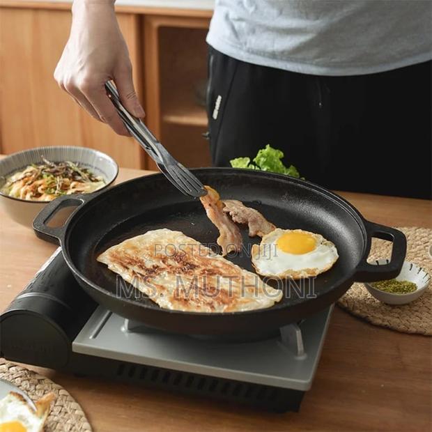 30 Cm Non-Stick Cast Iron Skillet With Dual Handles.