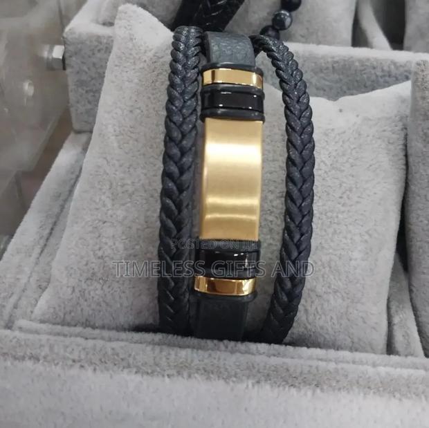 Gold Bracelet for Man That Can Be Engraved