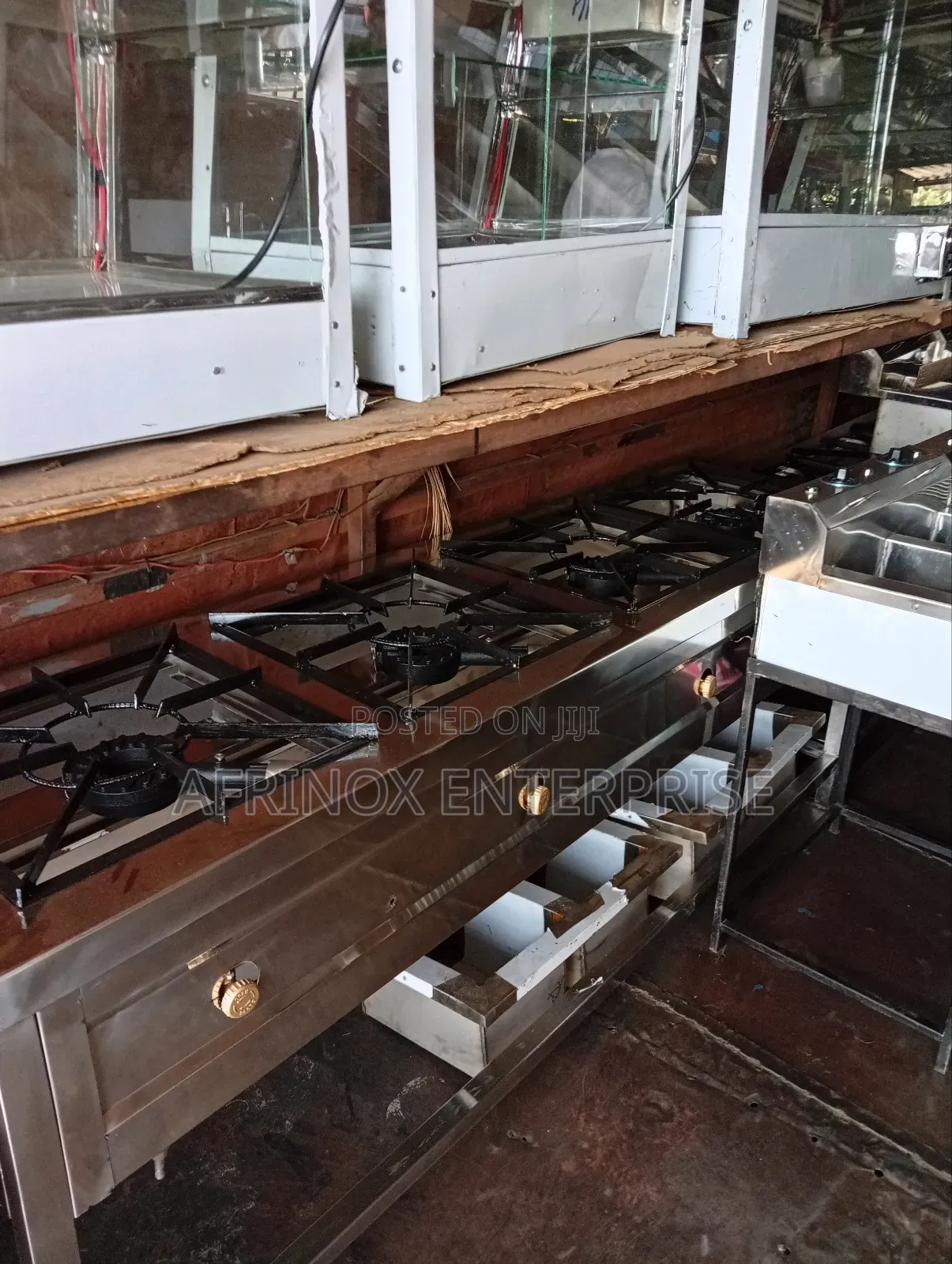 Stainless Commercial Cooker. 6 Burners High Pressure