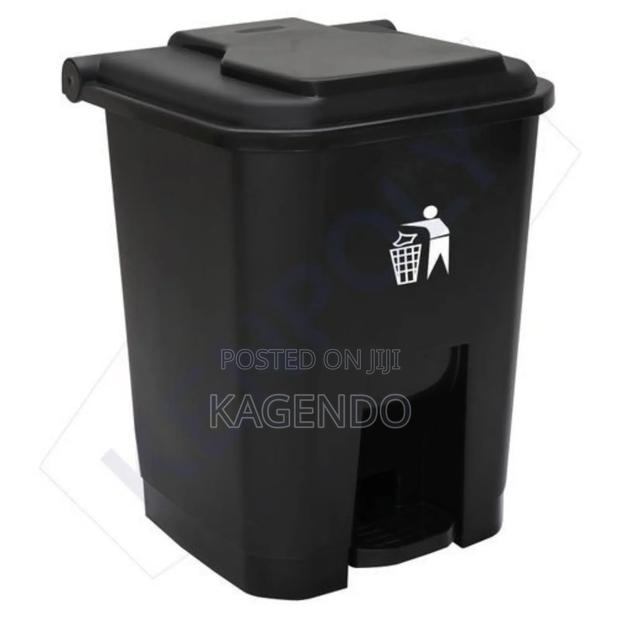 Black 50 Litre Pedal Bin – Hospital Clinical