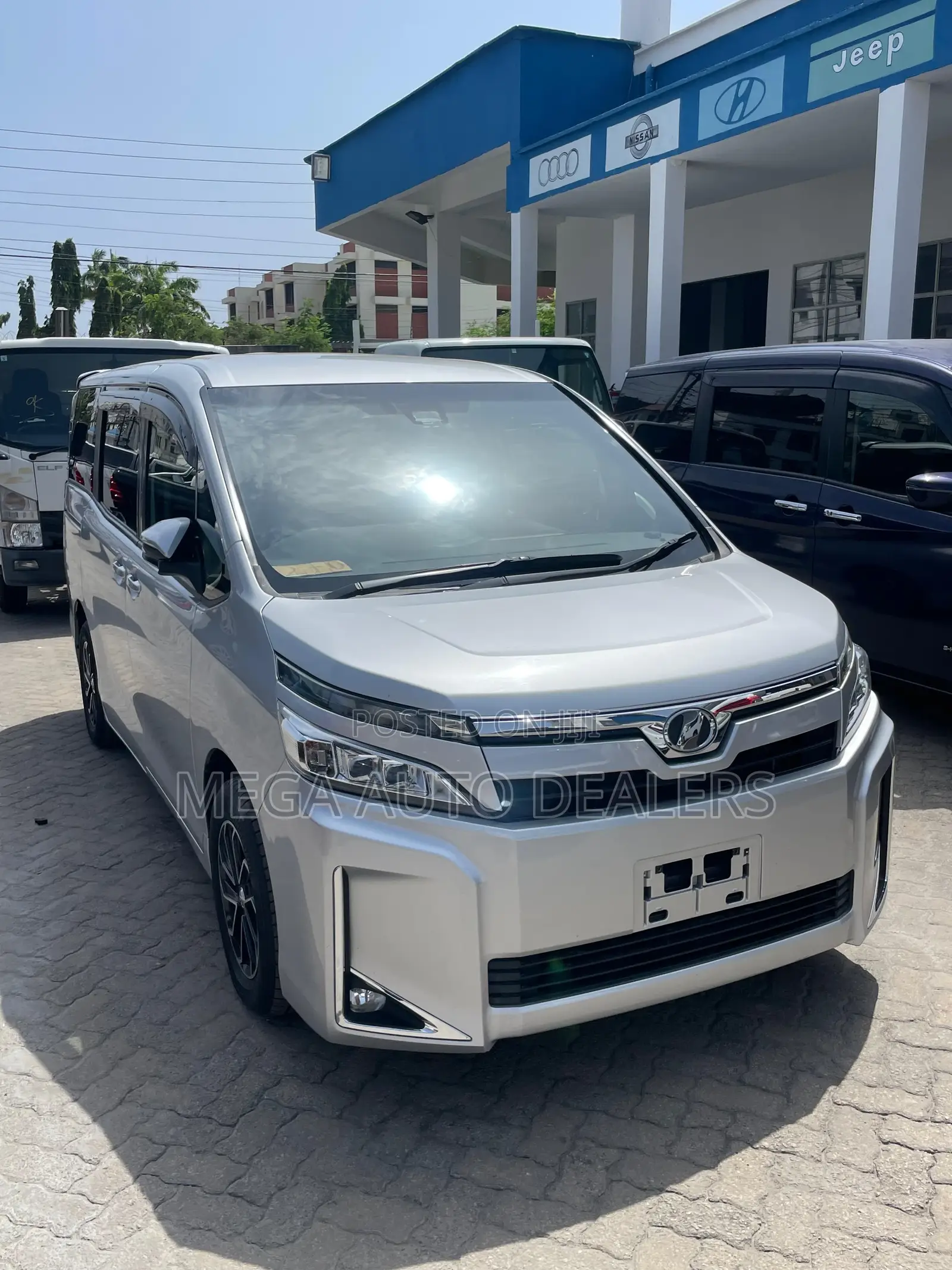 Toyota Voxy 2019 Silver