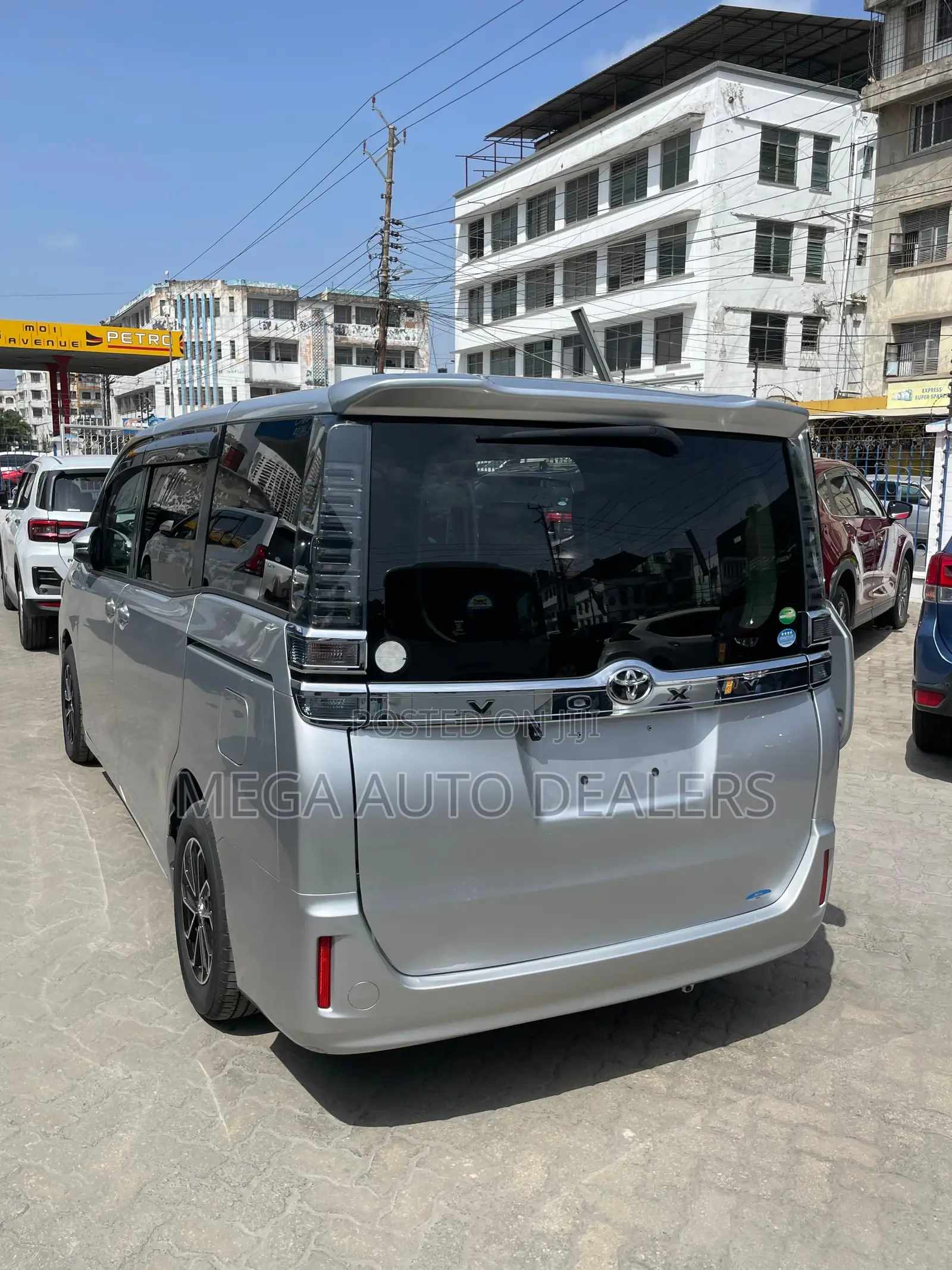 Toyota Voxy 2019 Silver