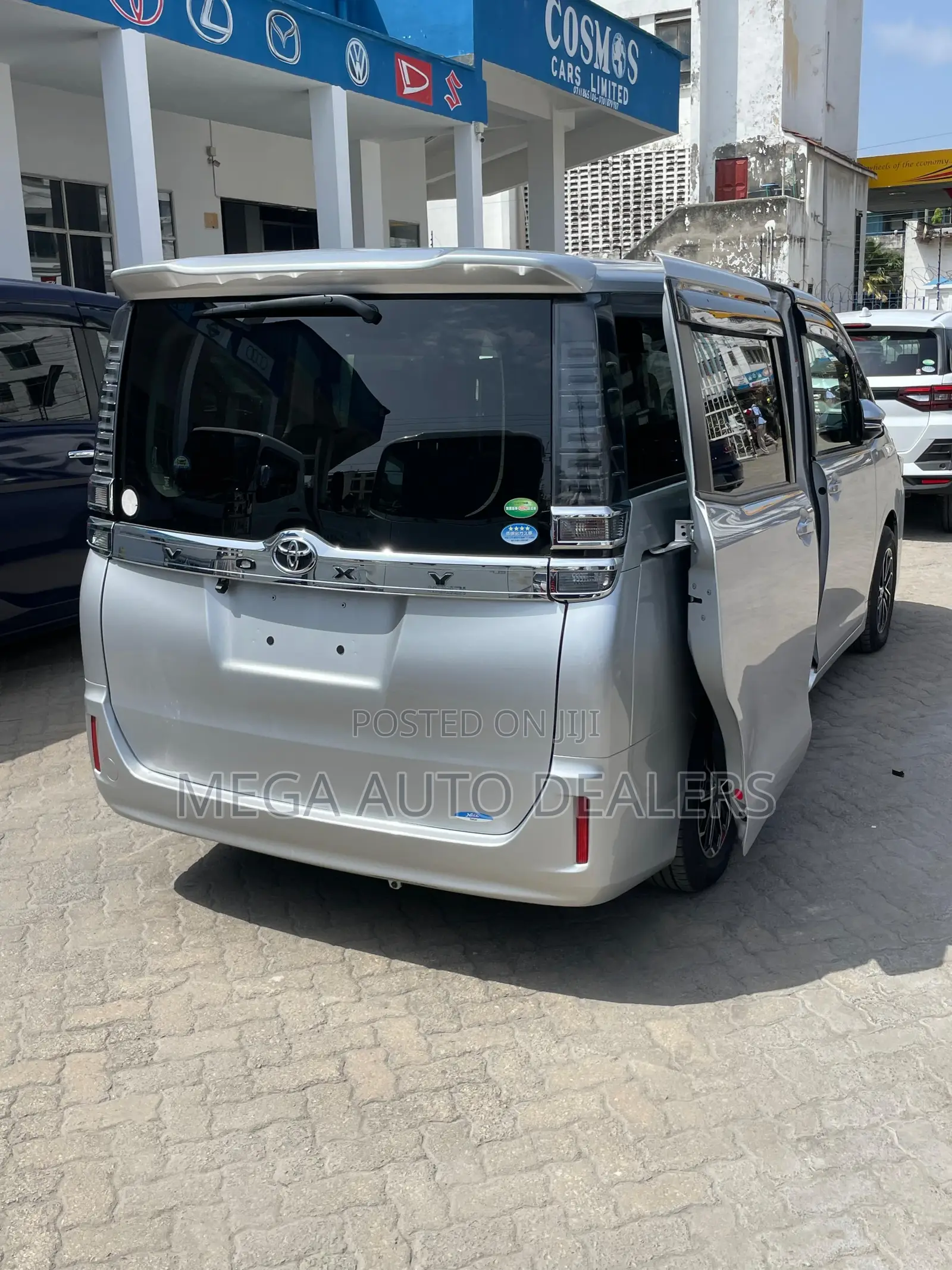 Toyota Voxy 2019 Silver