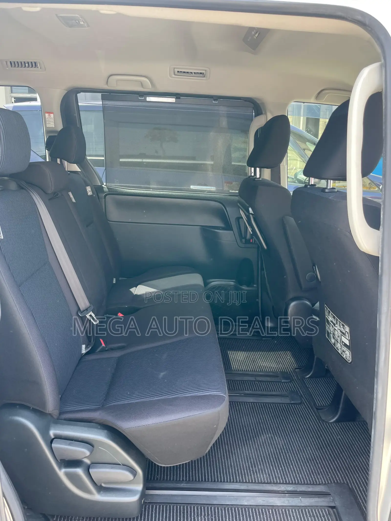 Toyota Voxy 2019 Silver