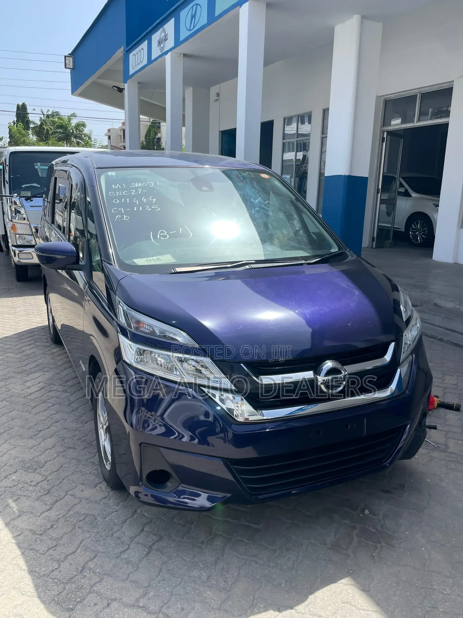 Nissan Serena 2018 Blue