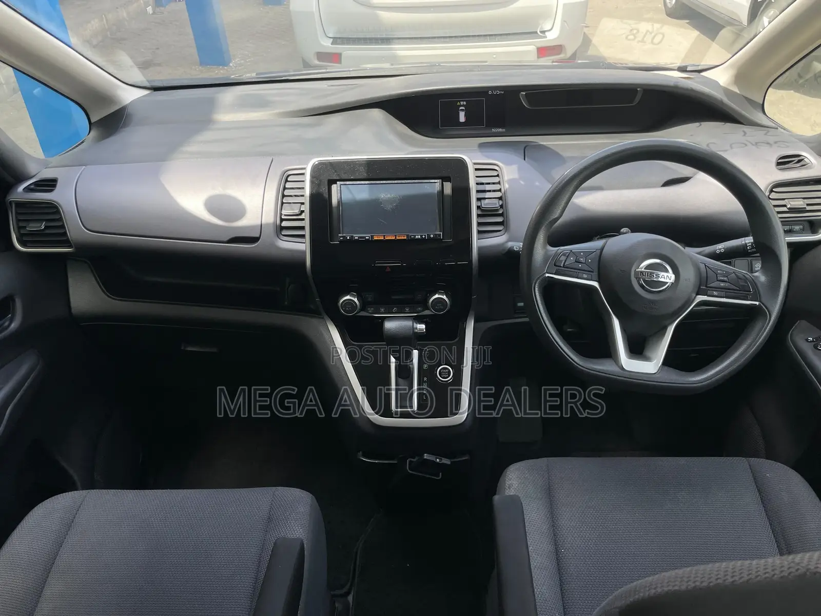 Nissan Serena 2018 Blue