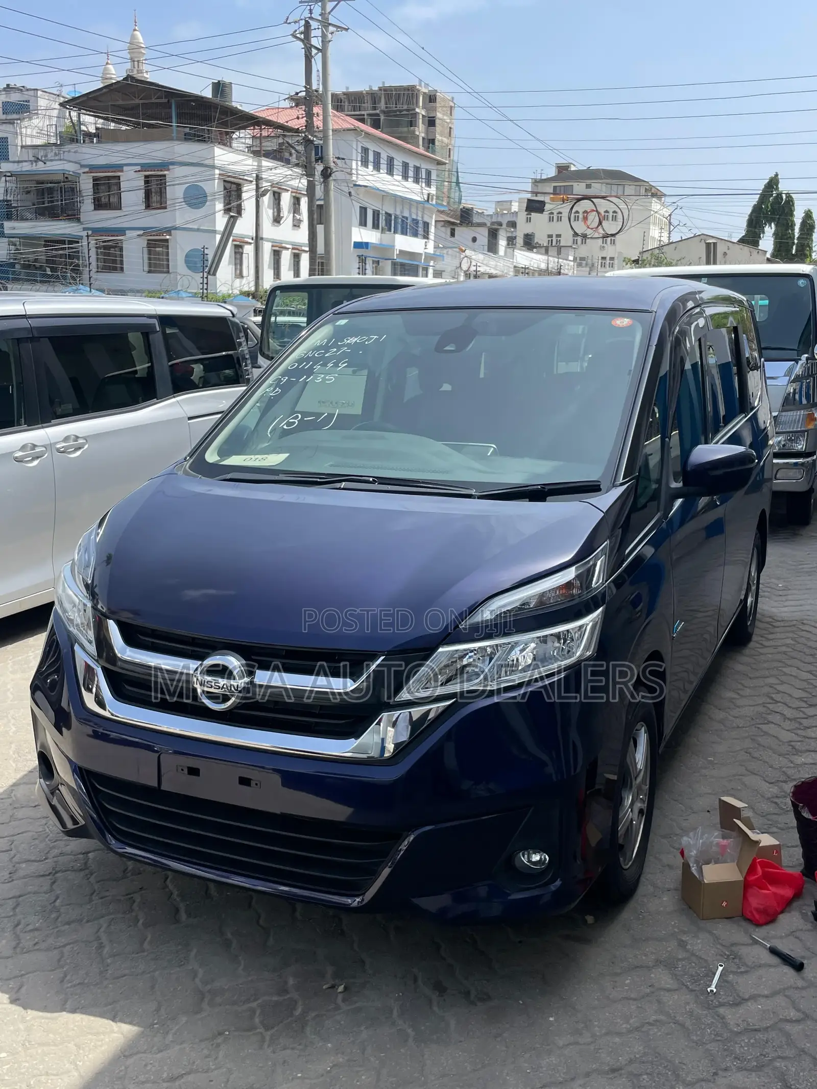 Nissan Serena 2018 Blue