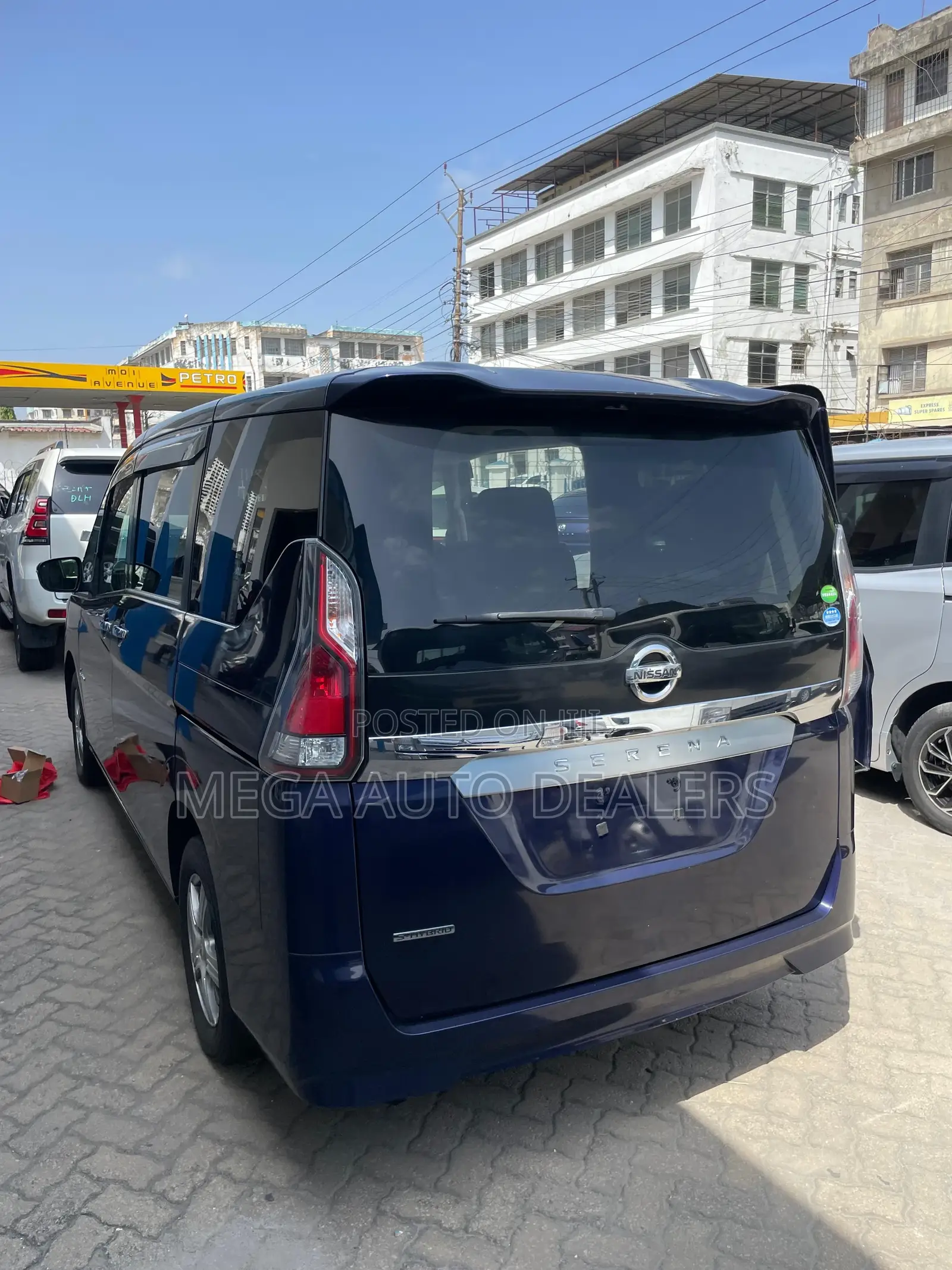 Nissan Serena 2018 Blue