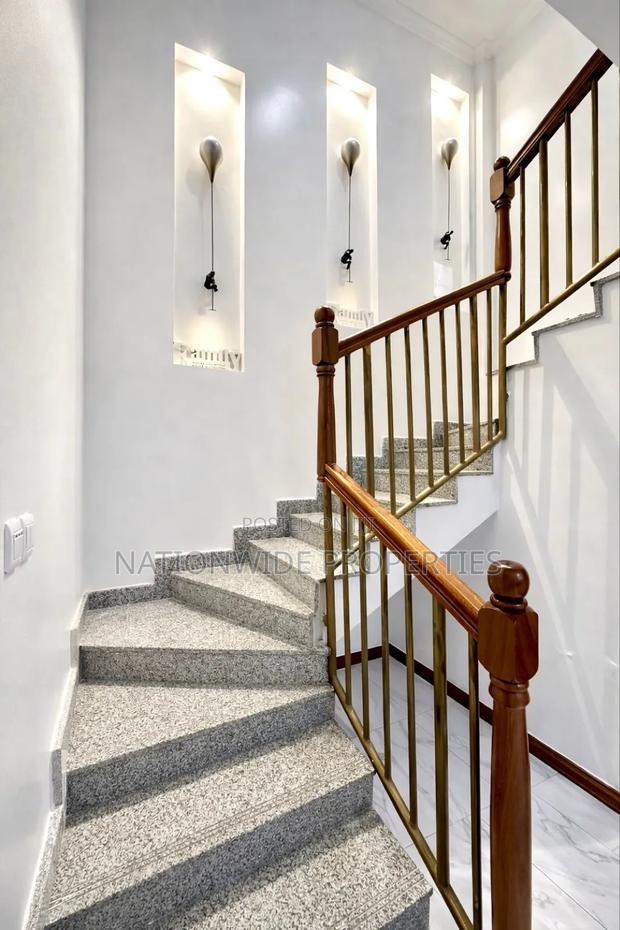 Furnished 4bdrm Duplex in Kilimani for sale - main view