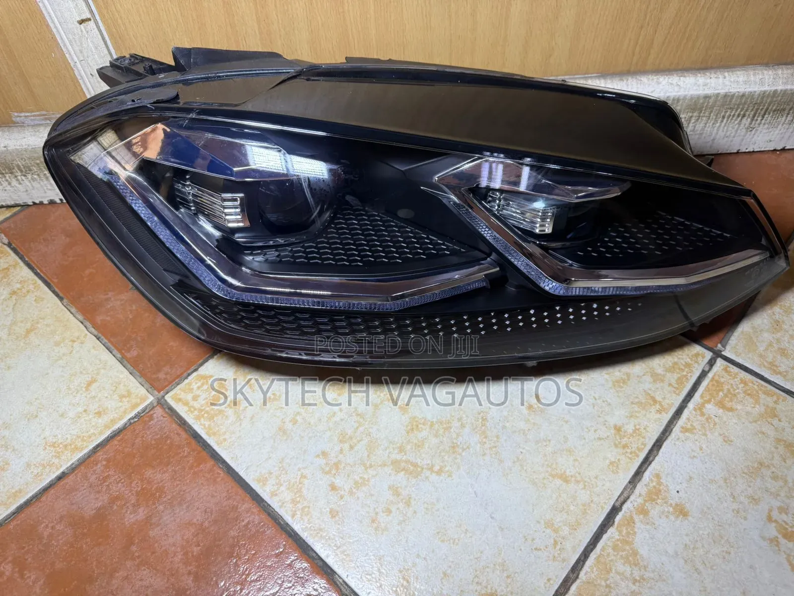 Volkswagen Golf Mk 7 Headlight