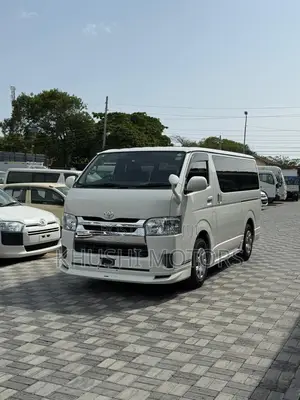 Toyota HiAce 2018