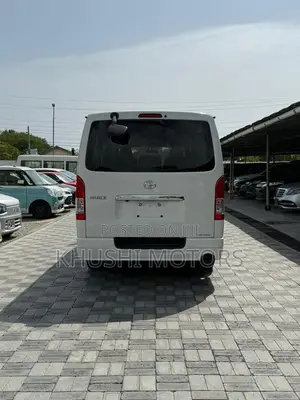 Toyota HiAce 2018