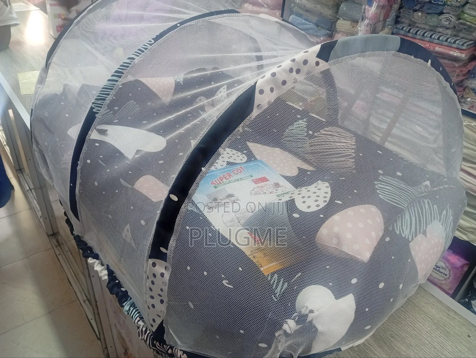 Comfortable Baby Sleeper With Net and Pillows