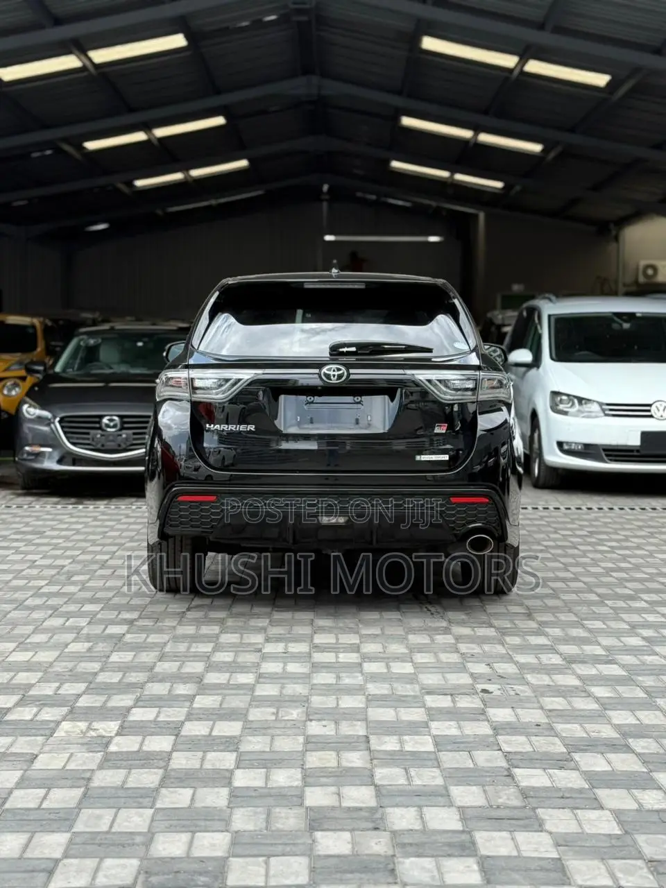 Toyota Harrier 2.0 2018 Black