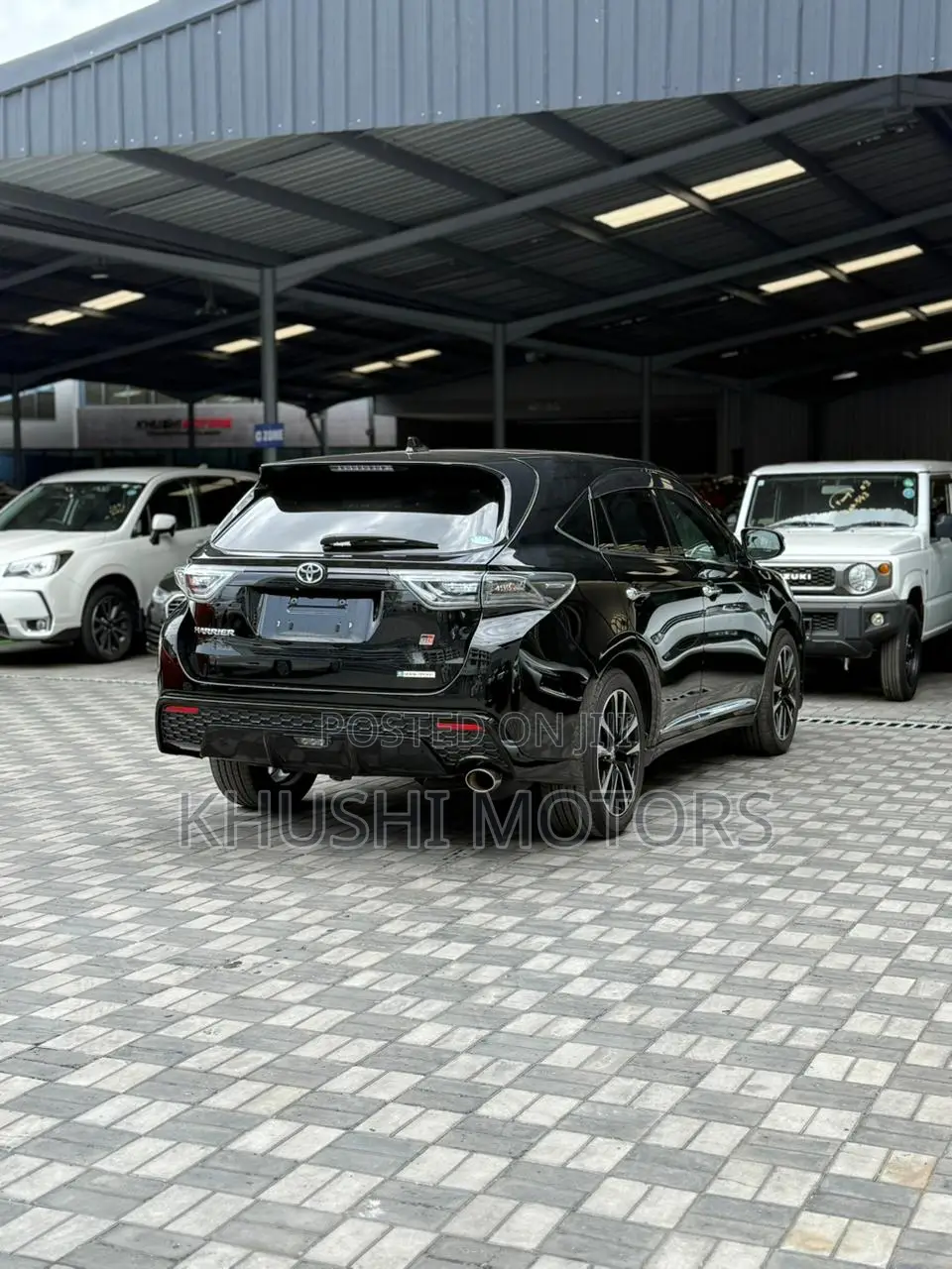 Toyota Harrier 2.0 2018 Black