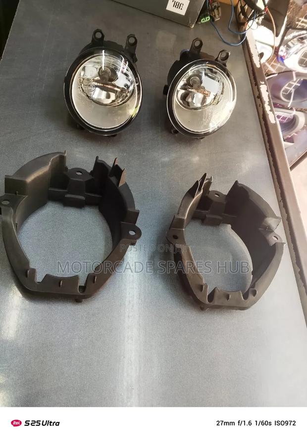 Toyota Fielder 2010 Fog Lights
