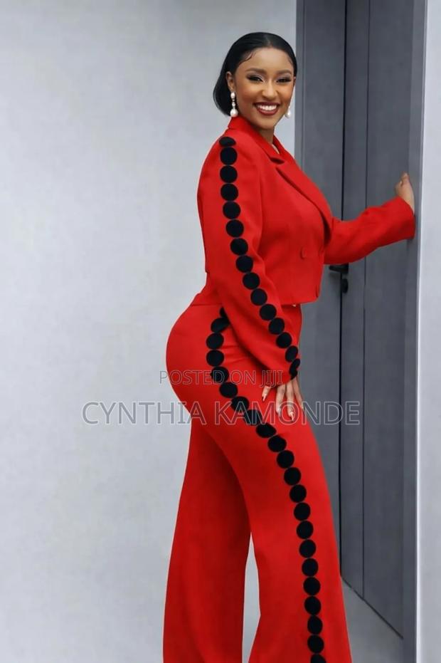 Pantsuit With Polka Dot Trim - thumbnail 3