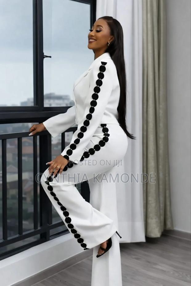 Pantsuit With Polka Dot Trim - thumbnail 4