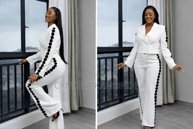 Pantsuit With Polka Dot Trim - thumbnail 5