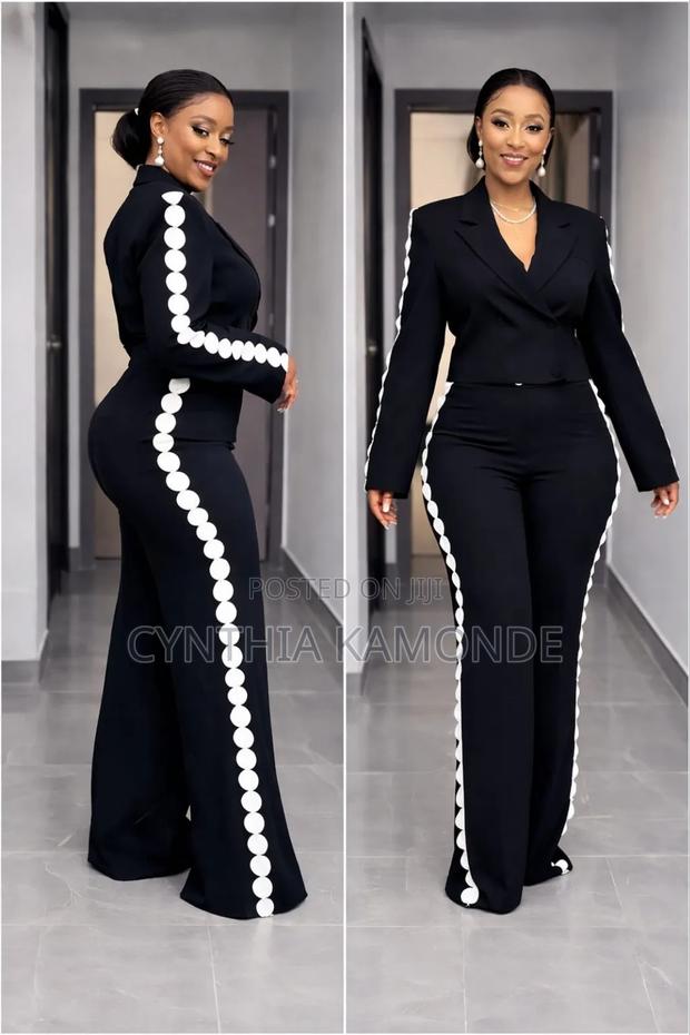 Pantsuit With Polka Dot Trim - thumbnail 6
