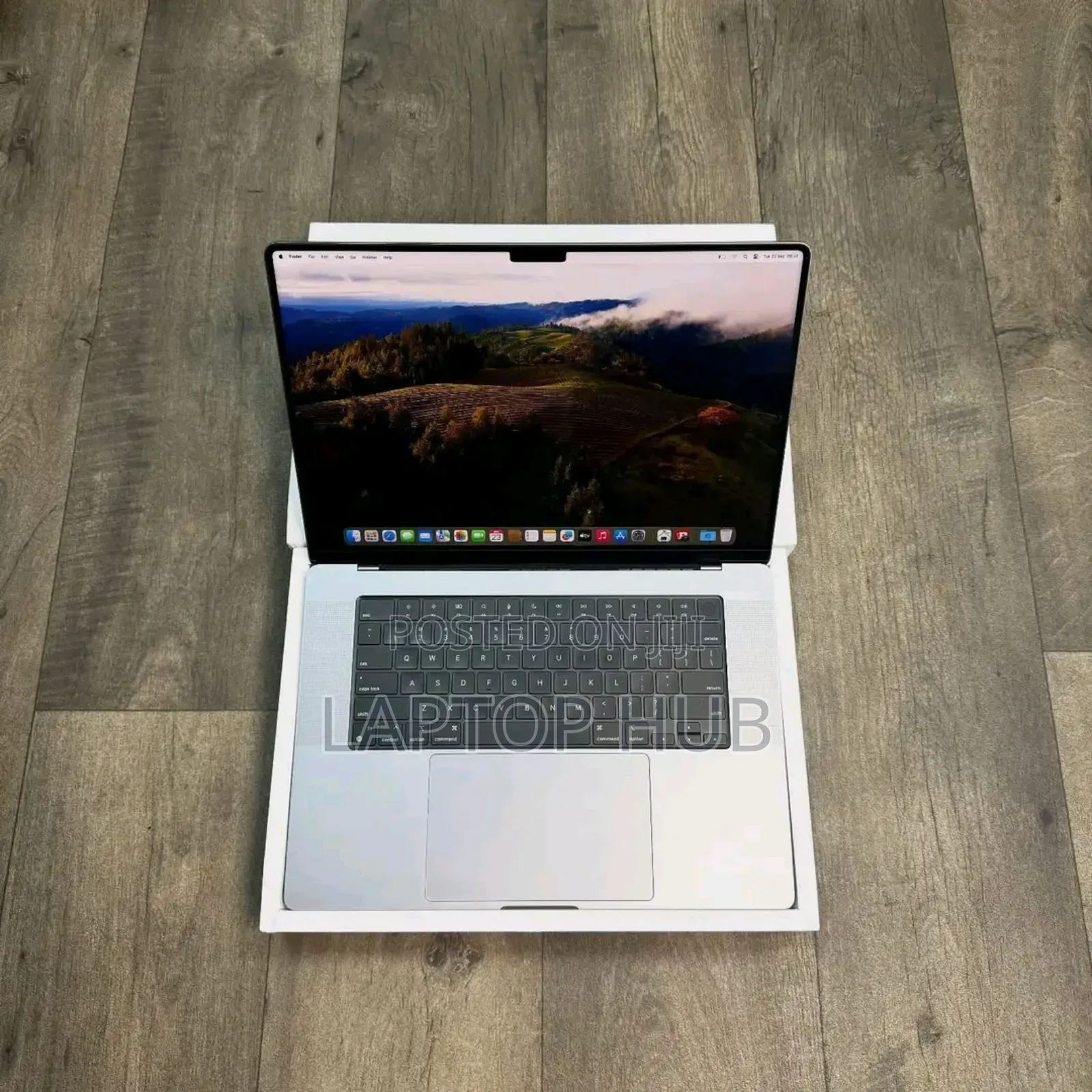 Laptop Apple MacBook Pro 2021 M1 16GB Apple M1 Pro SSD 512GB