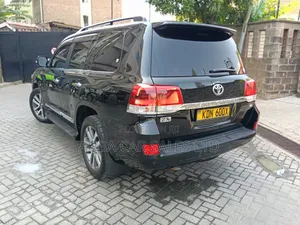Toyota Land Cruiser 2016 Black