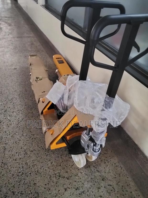 Hydraulic Pallet Jack - thumbnail 2