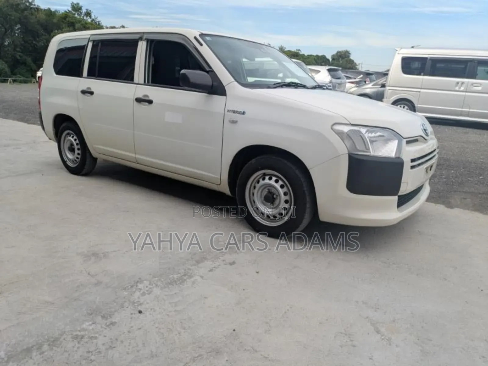 Toyota Probox 1.5 Hybrid DX 2019 White
