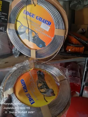 Universal Edge Guard Moulding