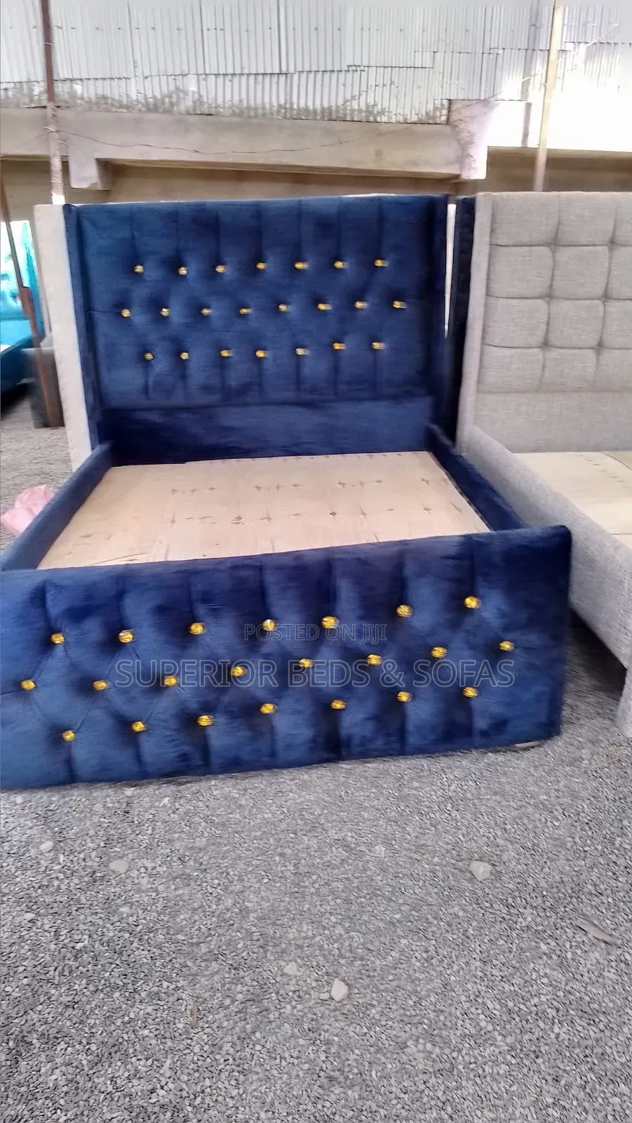 Tufted Velvet Bed Size 5 by 6