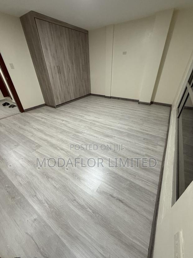 Mkeka Wa Mbao Flooring(Vinyl Carpet)