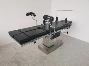 Hydraulic Theatre Table - main view