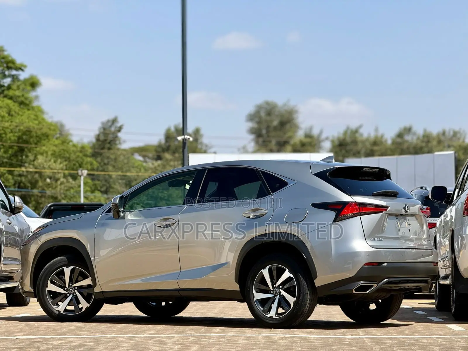 Lexus NX 300 FWD 2018 Silver