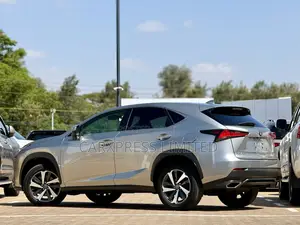 Lexus NX 300 FWD 2018 Silver